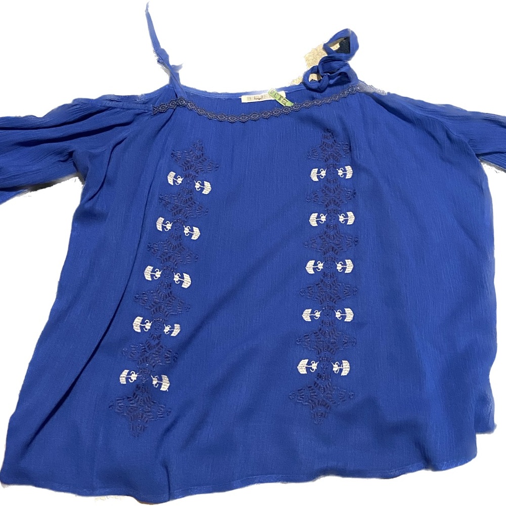 💙 Royal blue cold shoulder blouse
